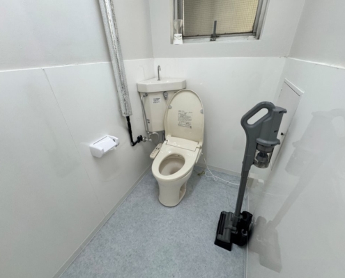 洋式トイレ施工後の様子｜段差解消とウォシュレット付きトイレに改修（東京都台東区）