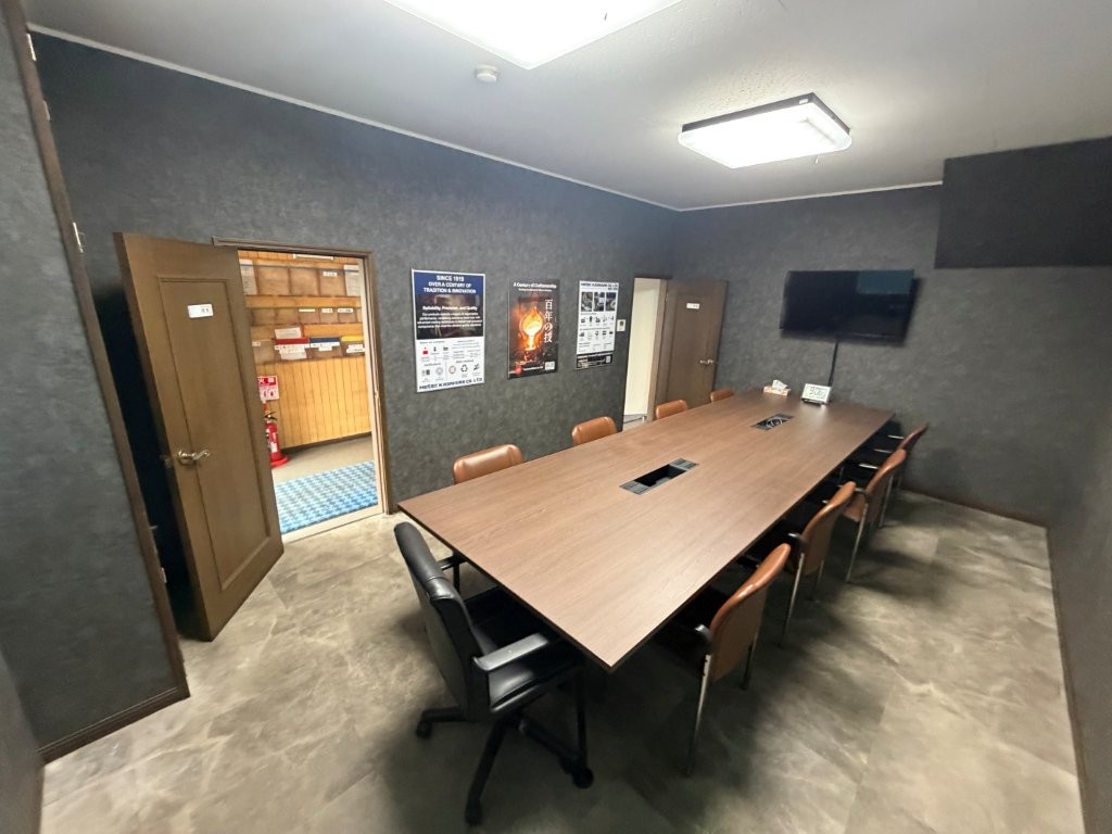 古河市 会議室リフォーム後 内装が整い落ち着いた印象の空間