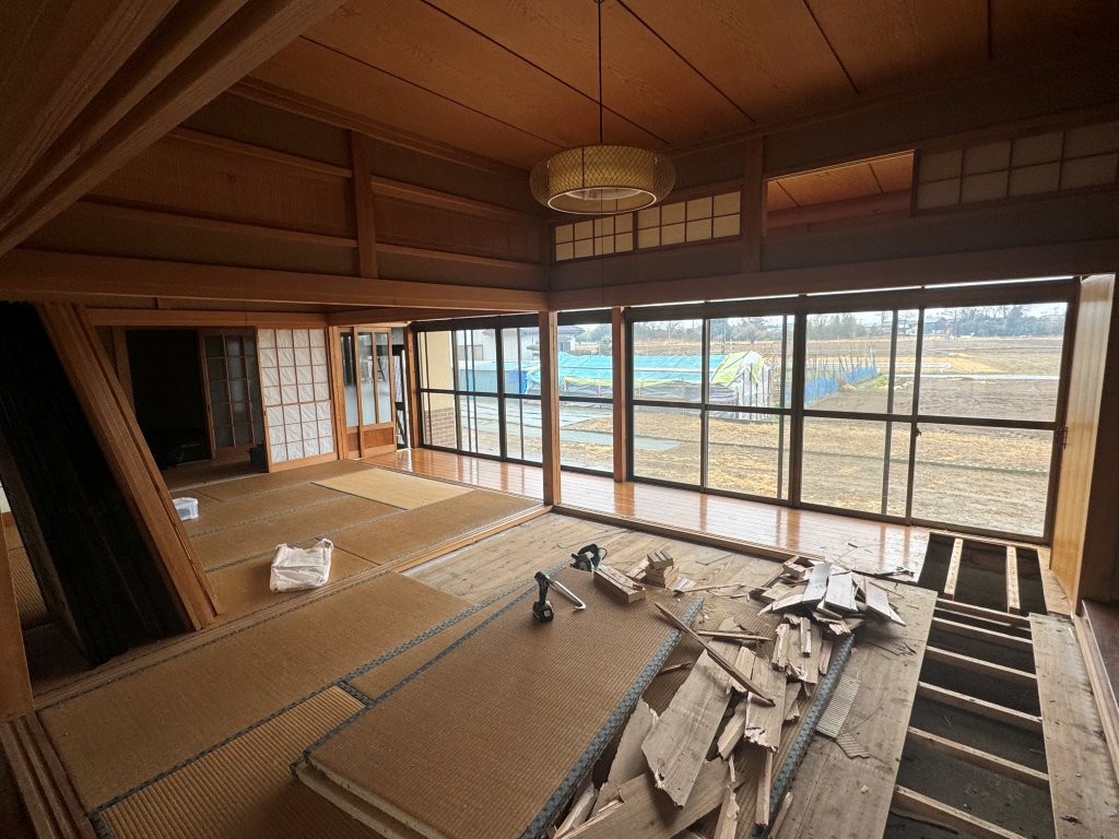 幸手市 戸建てリフォーム施工中 和室の床解体と下地調整を行っている状態